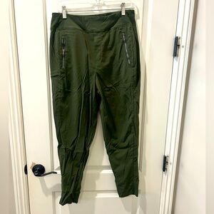 Athleta size 10 Trekkie North jogger. Rarely worn perfect condition. Dark green